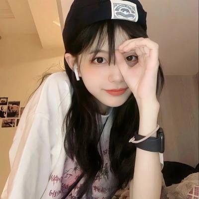9顶假发的女孩
